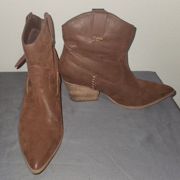 Mia Ankle Boots - Picture 3 of 5